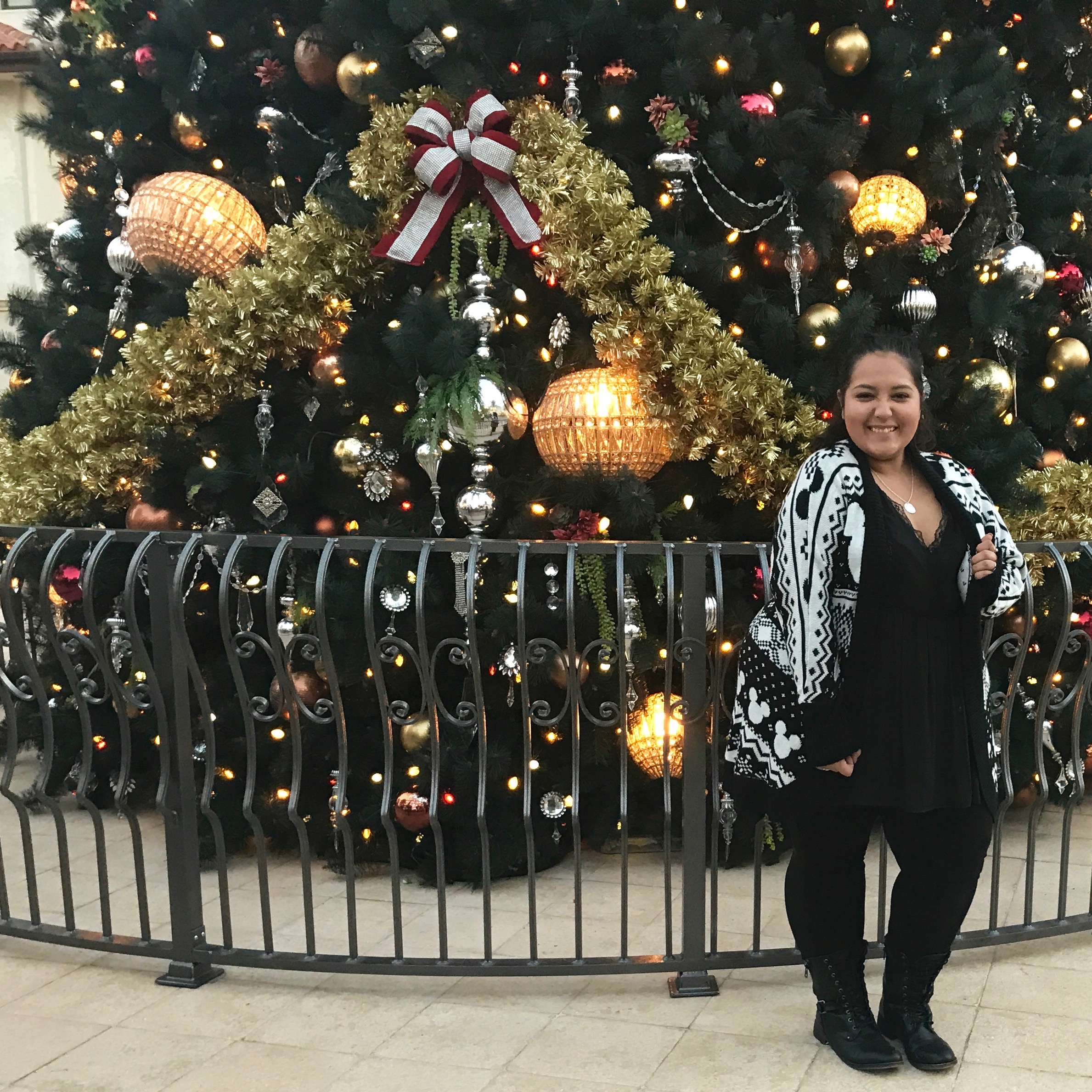 Disney Springs OOTD ~ Mickey Mouse Inspired